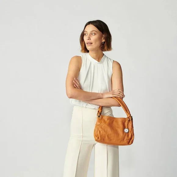 Wanderers Travel Co - Petite Toulouse in Tan Leather - Picture 5 of 15